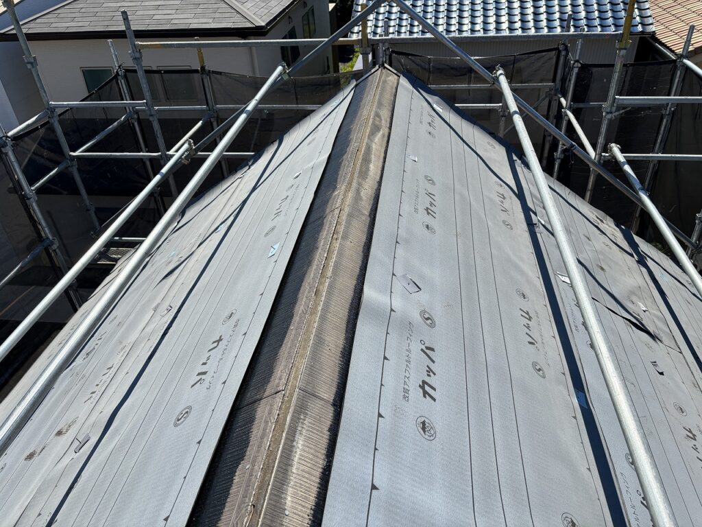 カバー工法でスレート屋根が生まれ変わります