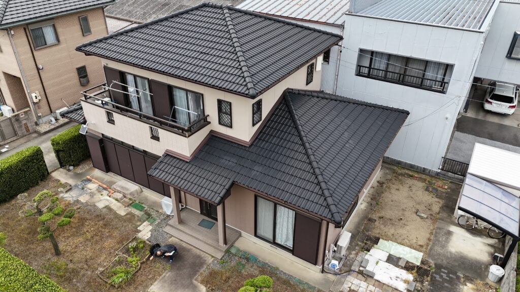 セメントで出来たモニエル瓦は重いので注意が必要です