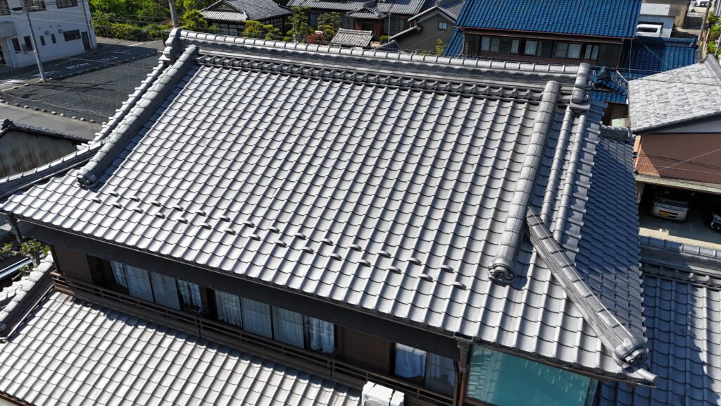 重い瓦屋根の葺き替え工事