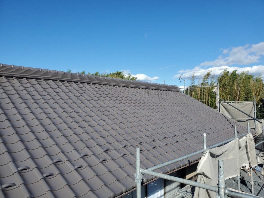 瓦の葺き替え工事完了しました。鶴弥のスーパーエース和瓦です
