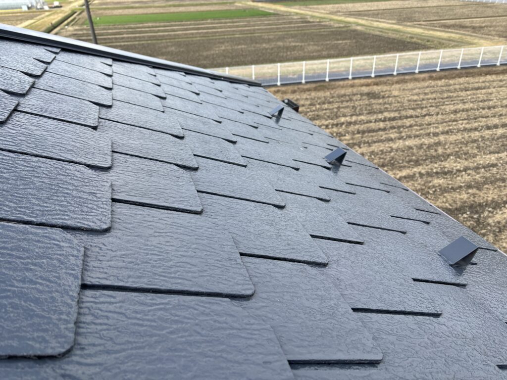 カラーベストの雪止め金具