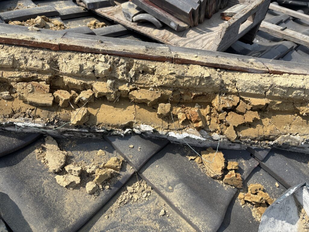 棟内部に水が浸入してました。