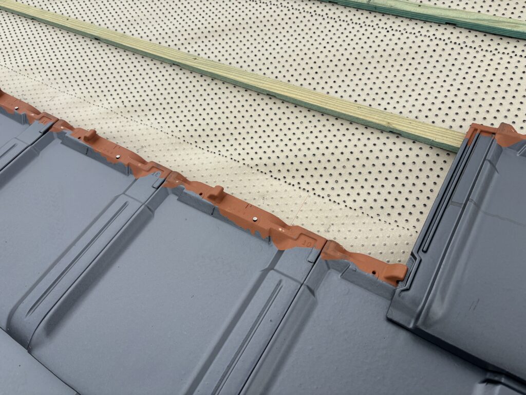 防災瓦のスーパートライを使い、台風でも安心