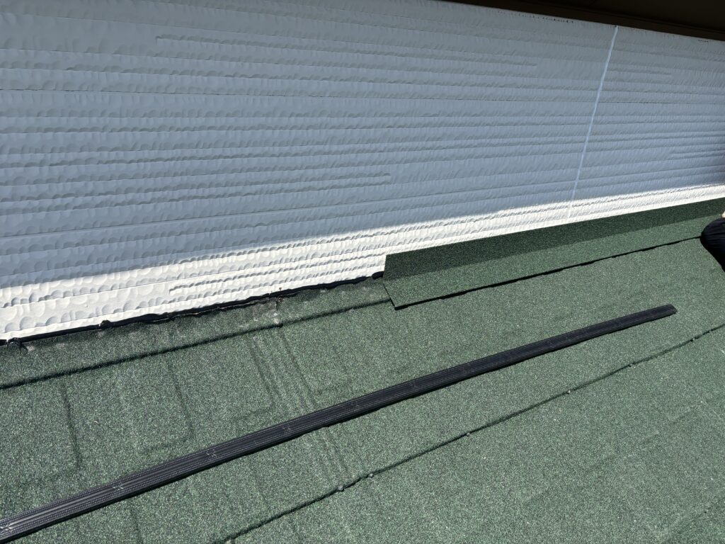 見えないところこそしっかりと。雨仕舞を考えながら施工していきます