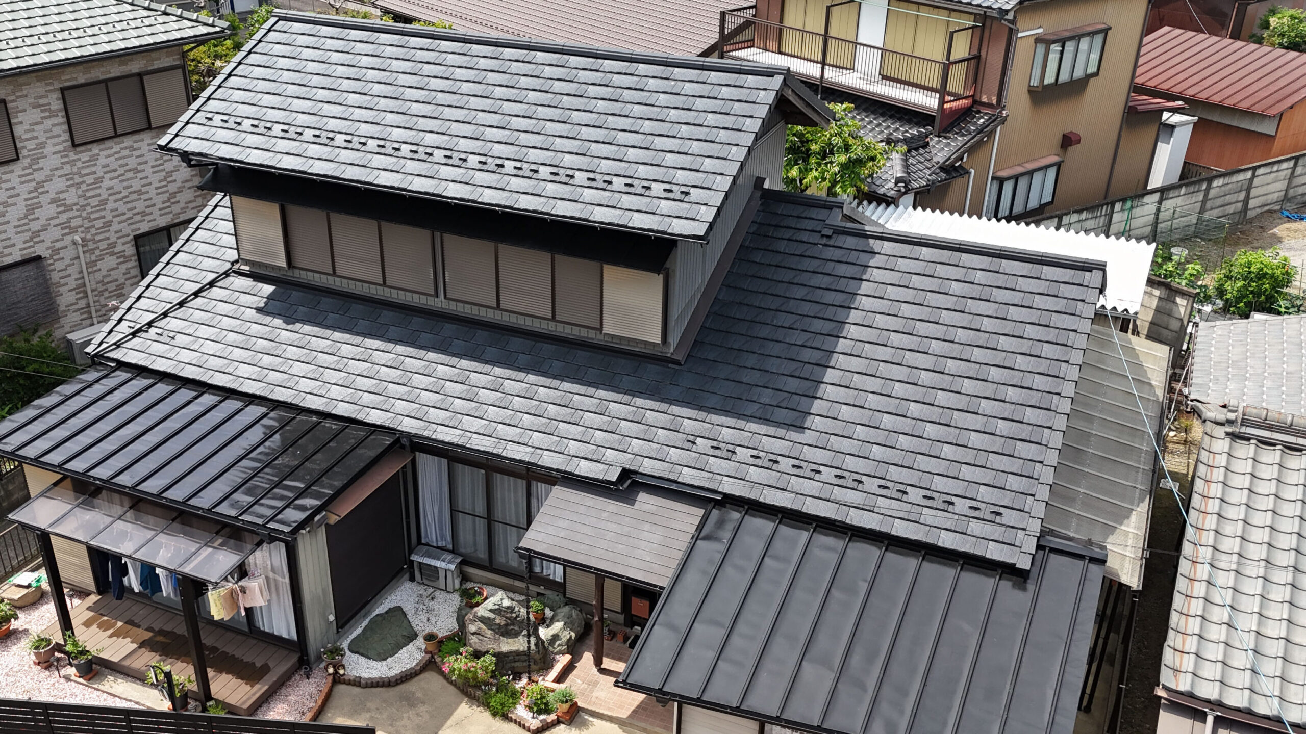 ROOGAを使った葺き替え工事が完了しました